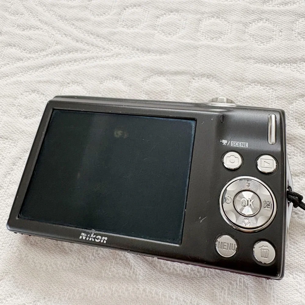 Nikon Coolpix S3000 Compact Digital 12MP Camera